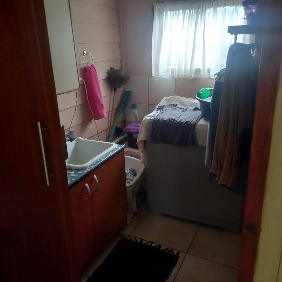 2 Bedroom Property for Sale in Grootbrakhoogte Western Cape